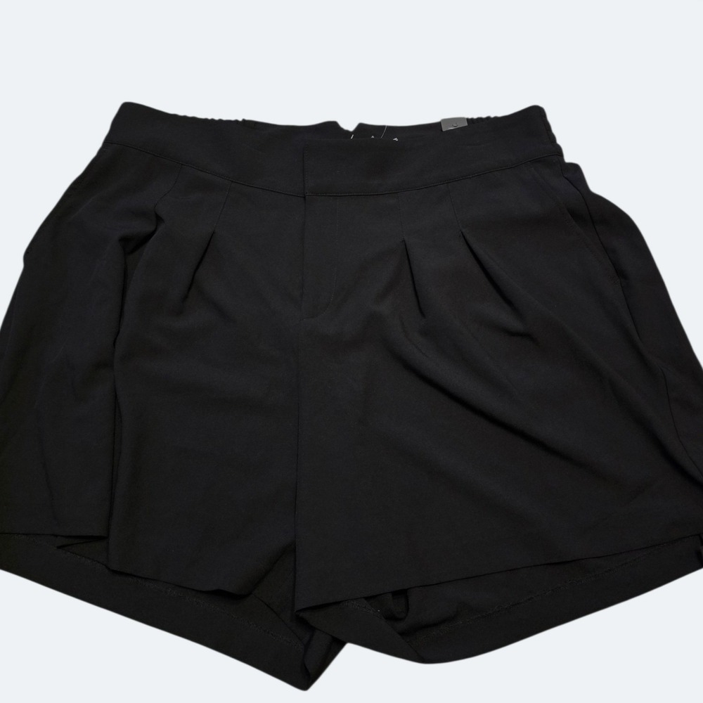 Torrid Wide Leg Studio Crepe Shorts Womens 18 Deep Black Pleated Buckle Back NWT